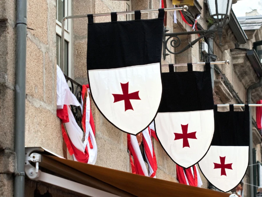 Ritter, die Geschichte schrieben. Templer damals und heute