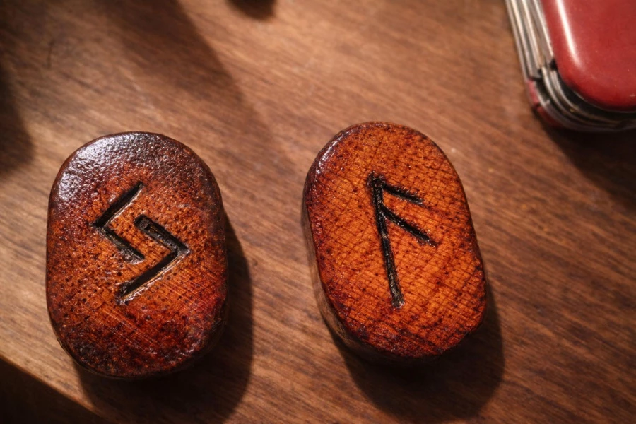 Víc než jen dekorace. Jaké tajemství skrývají vikinské symboly?