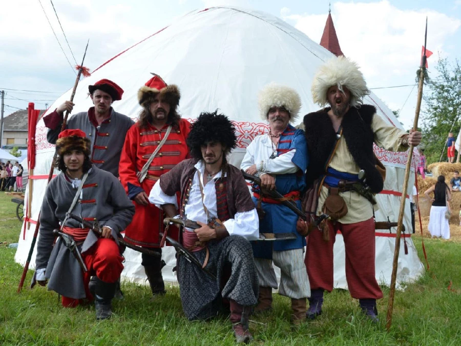 Z historie pochev a závěsníků (2. díl): od středověku do moderní éry